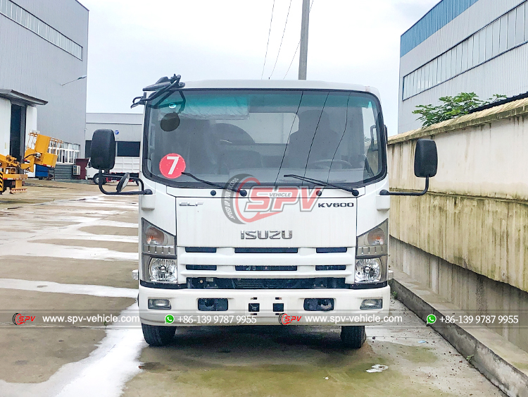 ISUZU KV600 Junk Dump Truck - Front Side